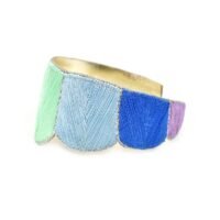 Bangle brodé à la main de fil de soie couleur arc-en-ciel.