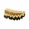Bangle fin ethnique brodé à la main de fil de soie couleur vert kaki et noir. Sequins en laiton, perles japonaises, doublure en cuir souple.