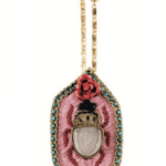 Metallic Red Legs / White Quartz stone