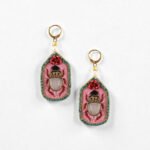 Metallic Red Legs / White Quartz stone