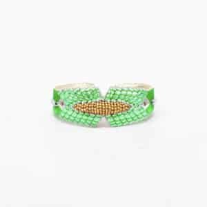 Bangle Colisée vert métallique et doré brodé collection Colombe Nahua