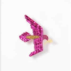 Broche Colomba rose et dorée brodée collection Colombe Nahua