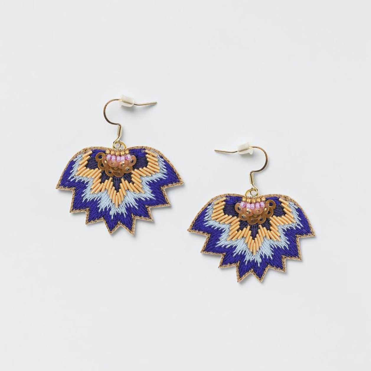 Boucles d'oreilles MADI brodées Indigo collection Maheswari Classic Nahua